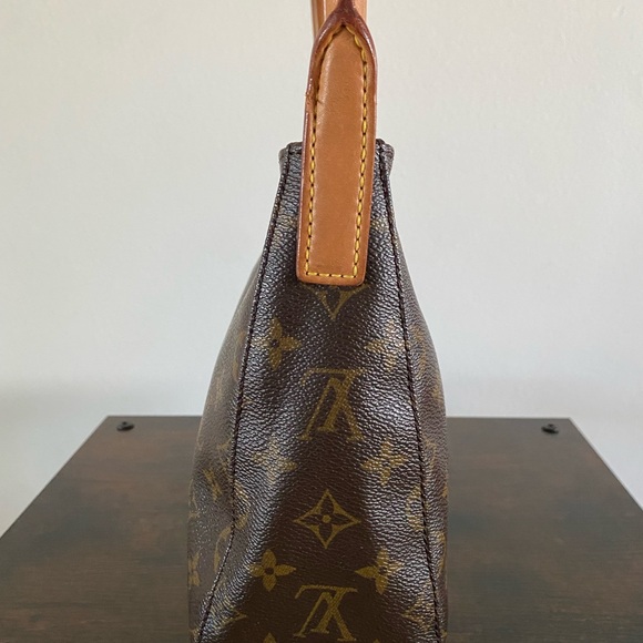 Monogram Canvas Looping MM - Picture 6 of 11